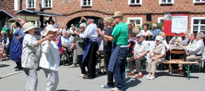 Ankündigung Frühlingsfest im Zeißighof am 21.05.22 von 10 bis 18 Uhr