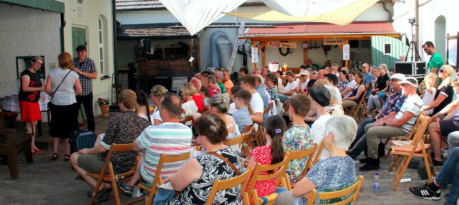 Zeißiger Hoftheater strapaziert die Lachmuskeln